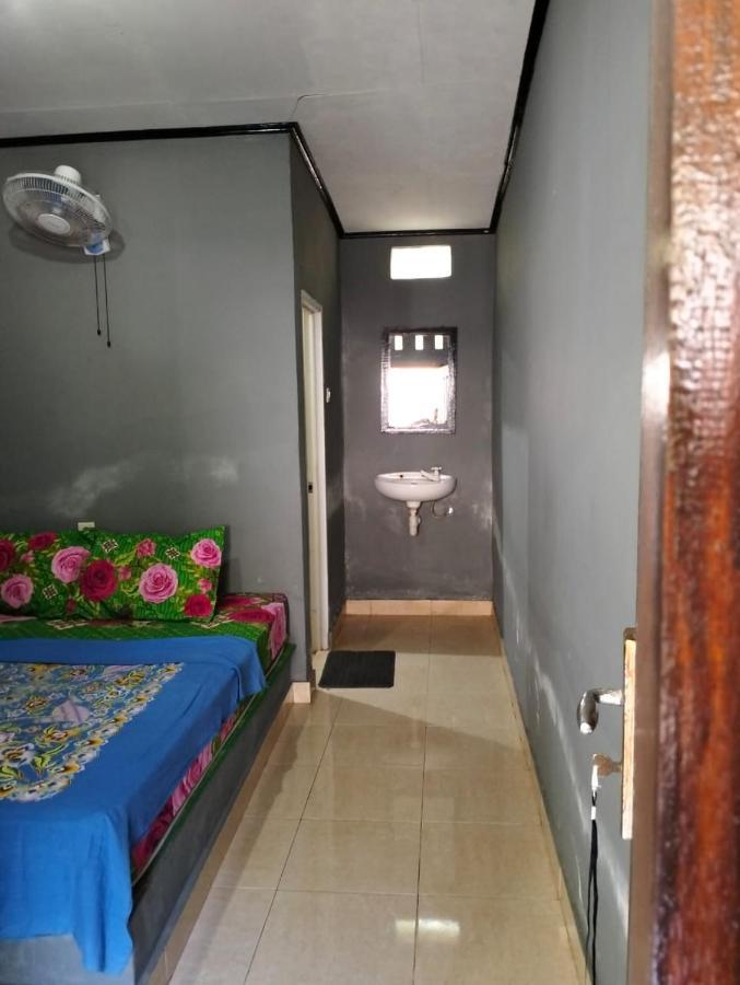 T&T Homestay Kuta  ภายนอก รูปภาพ
