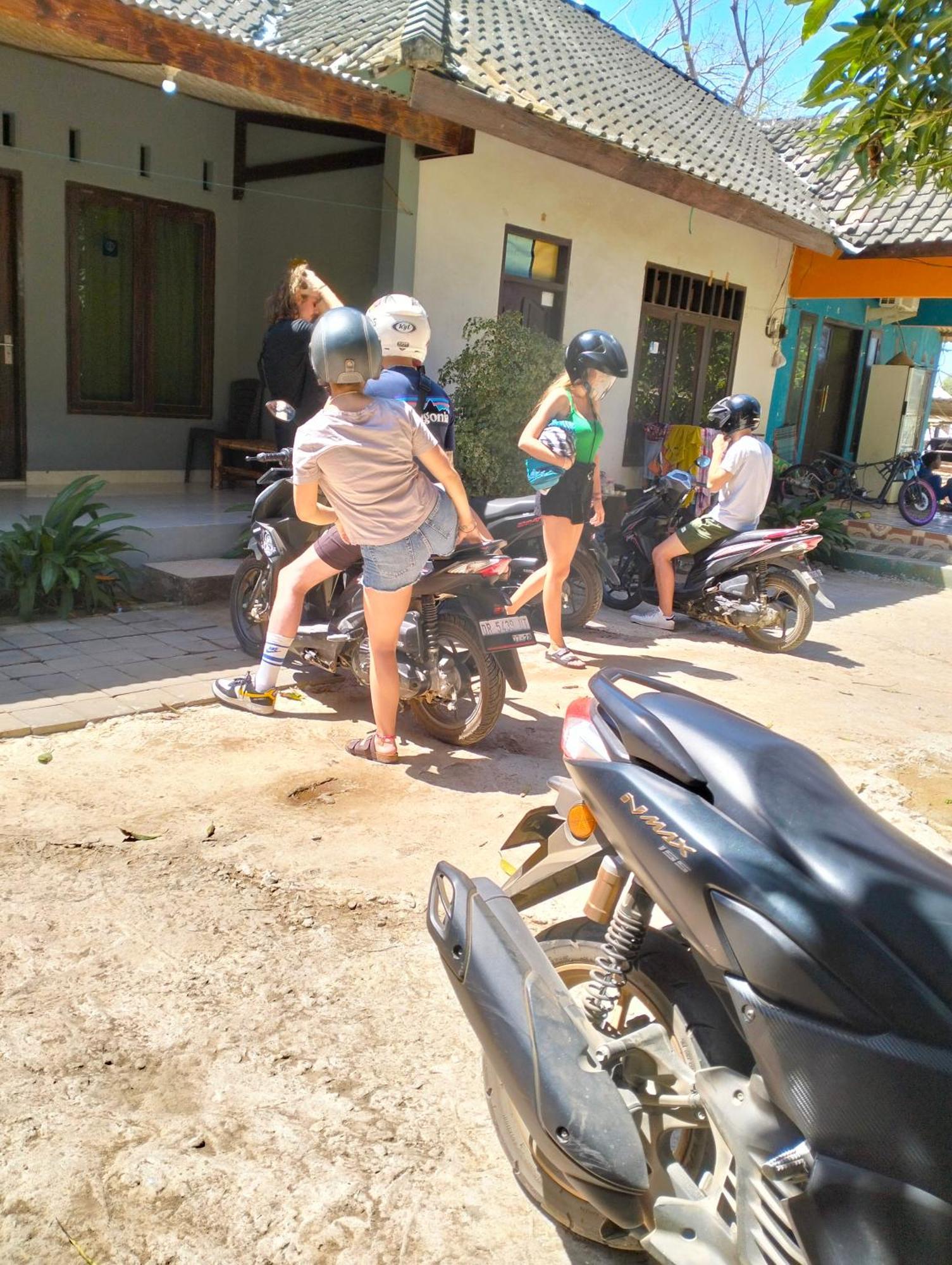 T&T Homestay Kuta  ภายนอก รูปภาพ