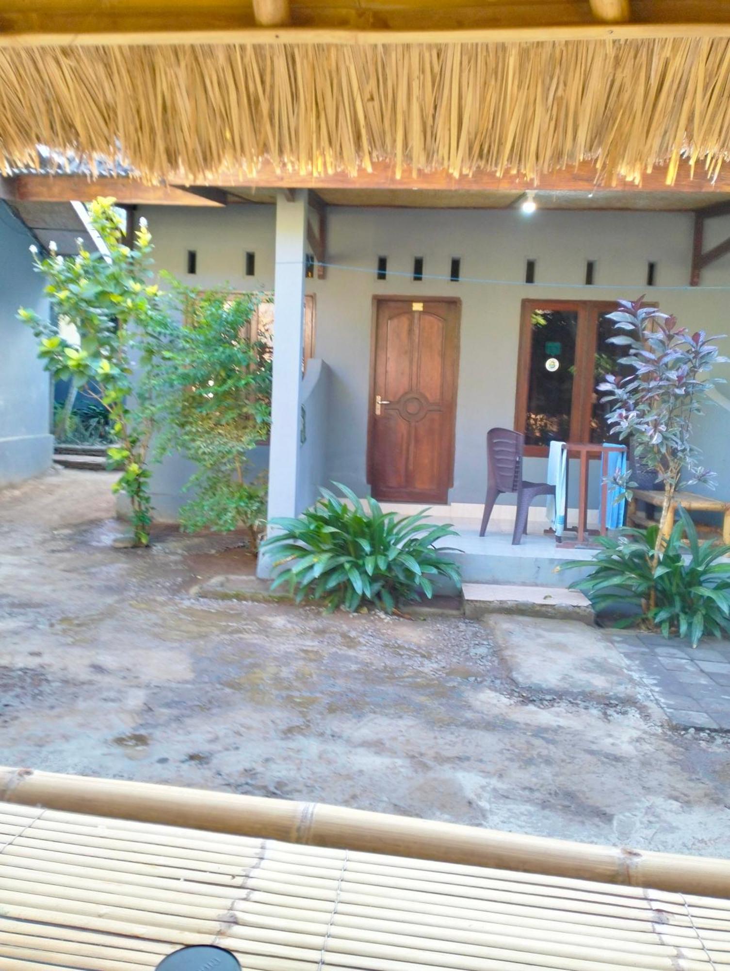 T&T Homestay Kuta  ภายนอก รูปภาพ